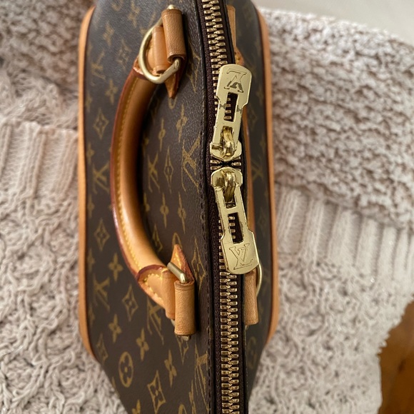 —SOLD— LOUIS VUITTON Alma Pm 😍 - Picture 3 of 11